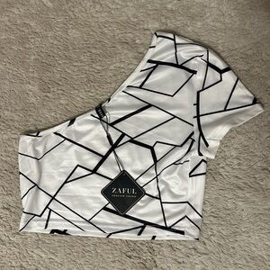 Women’s Zaful off the should crop top